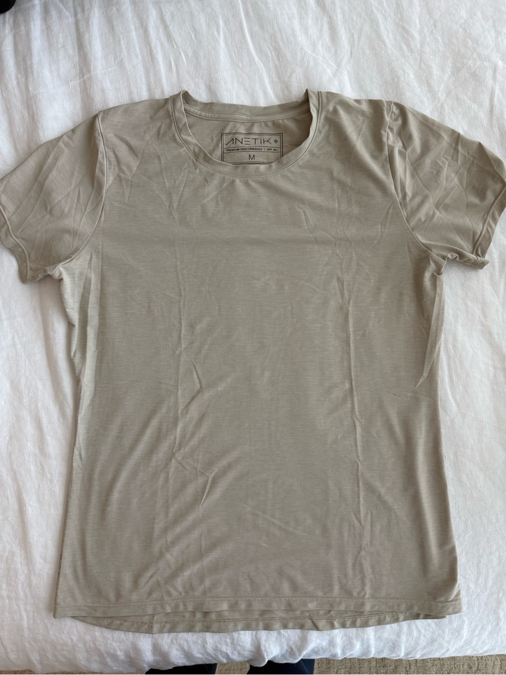 ANETIK Breeze Tech Ultralight Active Tee in Stone UPF30 Sz M
